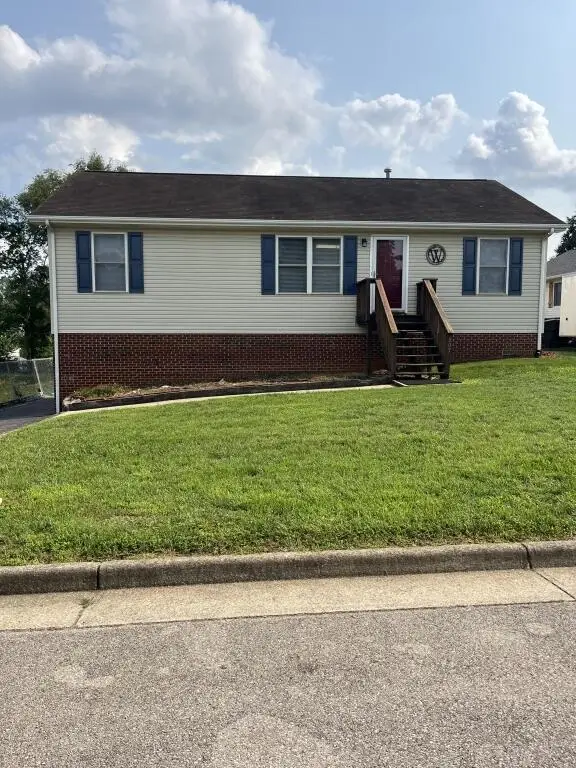 905 Stokes Dr, Roanoke, VA 24019 - #2