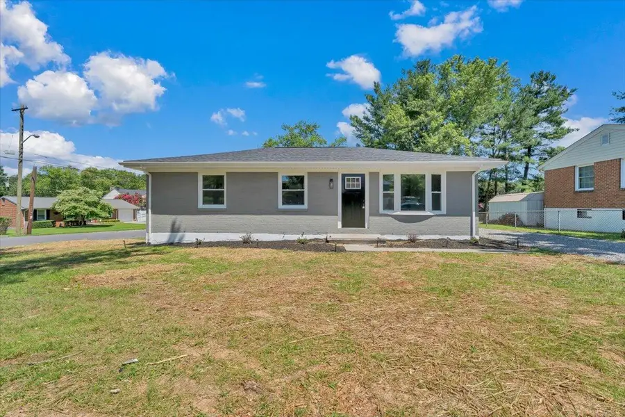 1006 Maywood Dr, Vinton, VA 24179 - #3