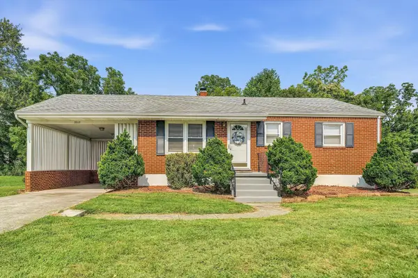 2017 Meadowbrook Rd Nw, Roanoke, VA 24017