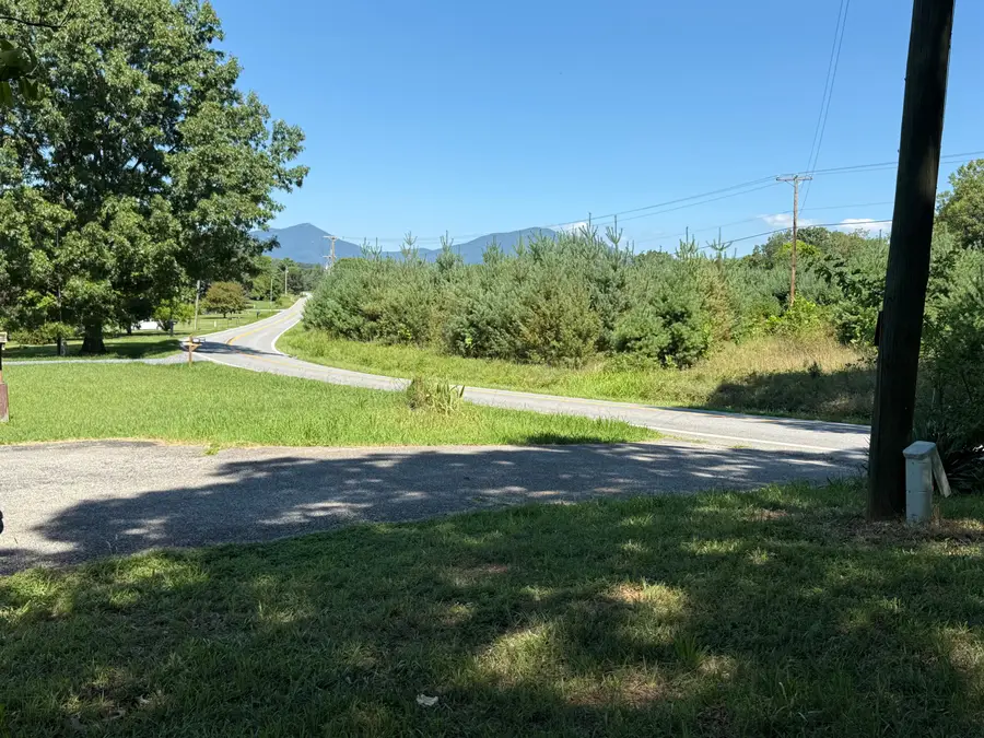 1801 Centerville Rd, Bedford, VA 24523 - #3