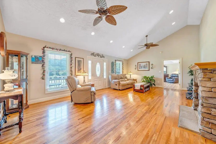 2655 Rutrough Rd Se, Roanoke, VA 24014 - #3