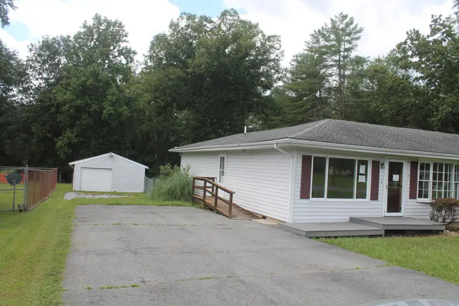 114 Cliffview Dr, Covington, VA 24426 - #2