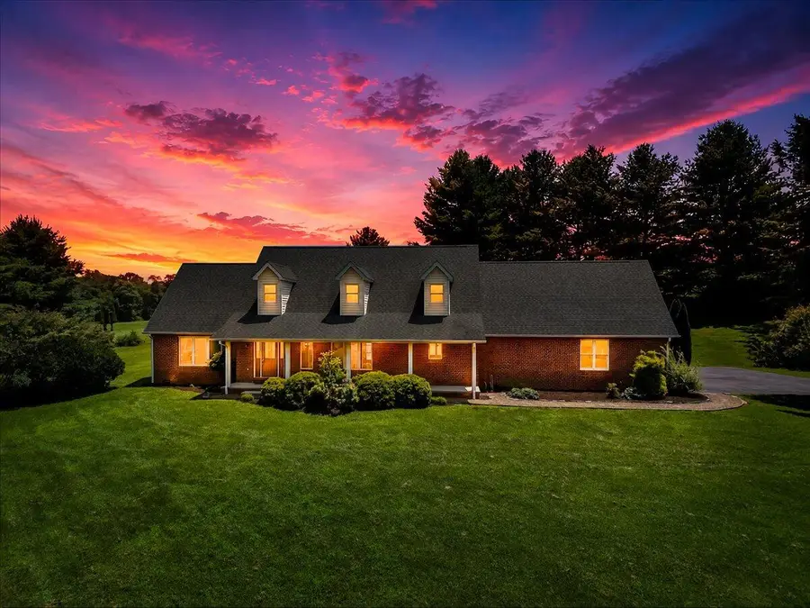 209 Phlegar Hill Rd Ne, Floyd, VA 24091 - #2