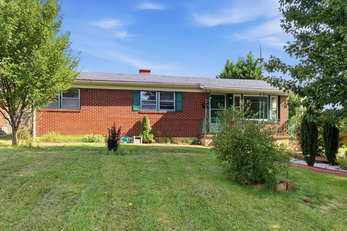 222 E Gordon St, Covington, VA 24426 - #1