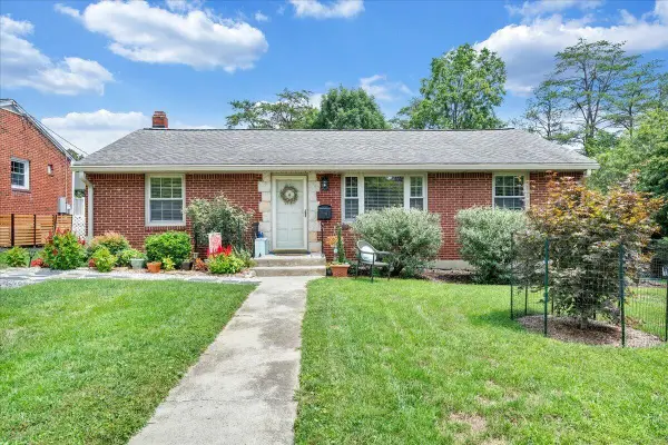 3238 Brandywine Ave, Roanoke, VA 24018