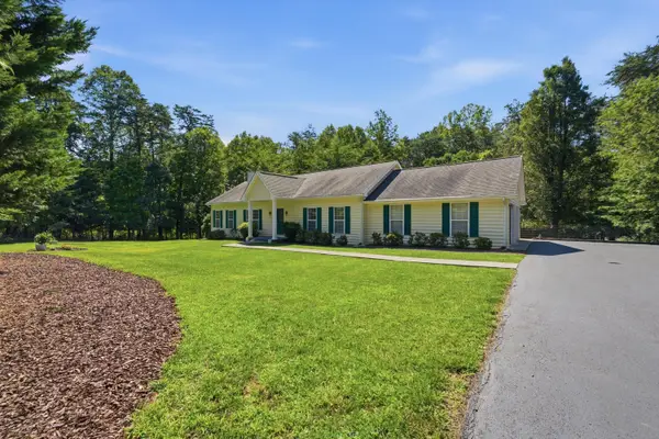 2340 Lakewood Forest Rd, Moneta, VA 24121