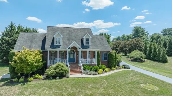 67 Sowder Farm Rd, Troutville, VA 24175