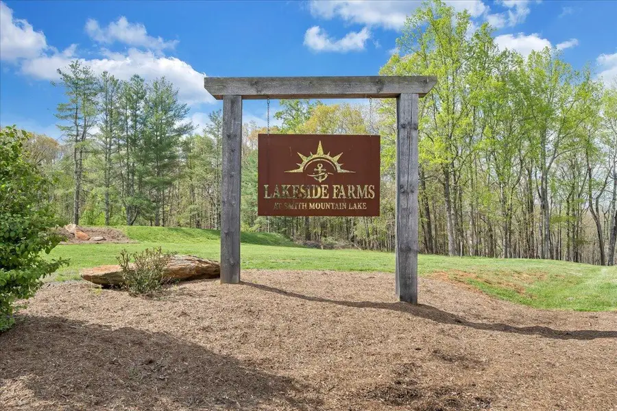 65 Ella Ct, Wirtz, VA 24184 - #2