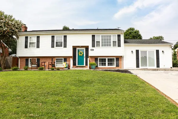 3067 Parham Dr, Roanoke, VA 24014