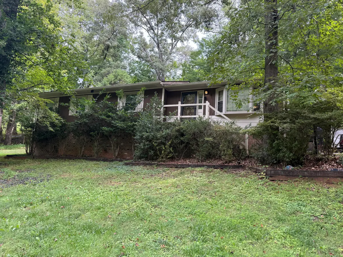 1062 Medina Ln, Lynchburg, VA 24503 - #1