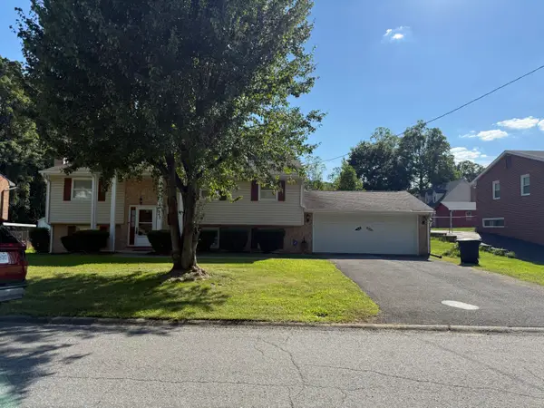 1942 Governor Dr, Roanoke, VA 24019