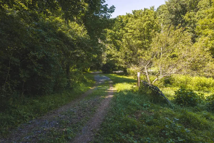9067 Twin Falls Rd Ne, Copper Hill, VA 24079 - #2