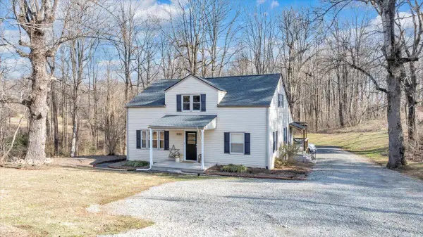 5195 Franklin St, Rocky Mount, VA 24151
