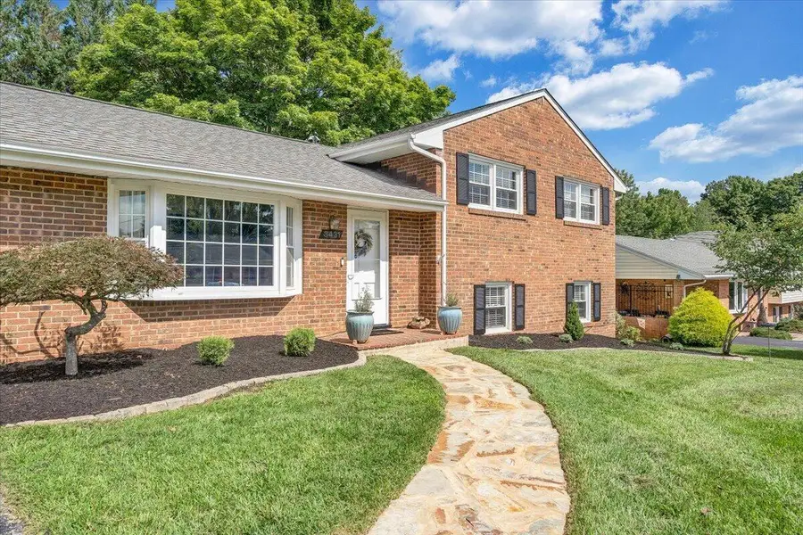 3431 Ashmeade Dr, Roanoke, VA 24018 - #3