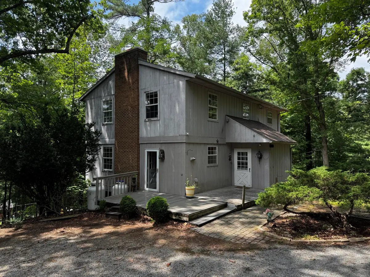 6613 Sylvan Brook Rd, Roanoke, VA 24018 - #1