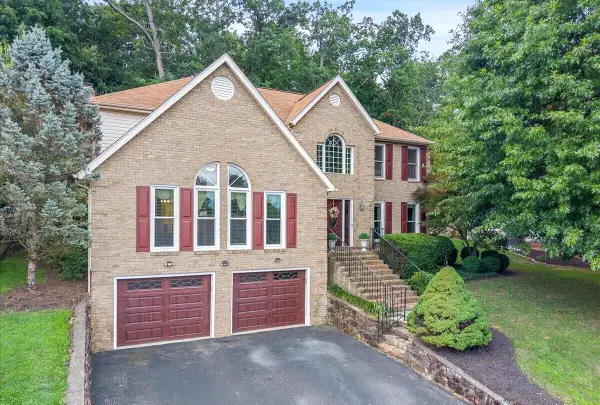 2138 Stone Mill Dr, Salem, VA 24153