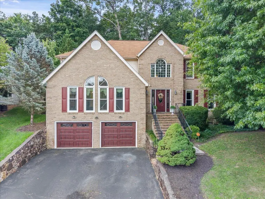 2138 Stone Mill, Salem, VA 24153 - #2