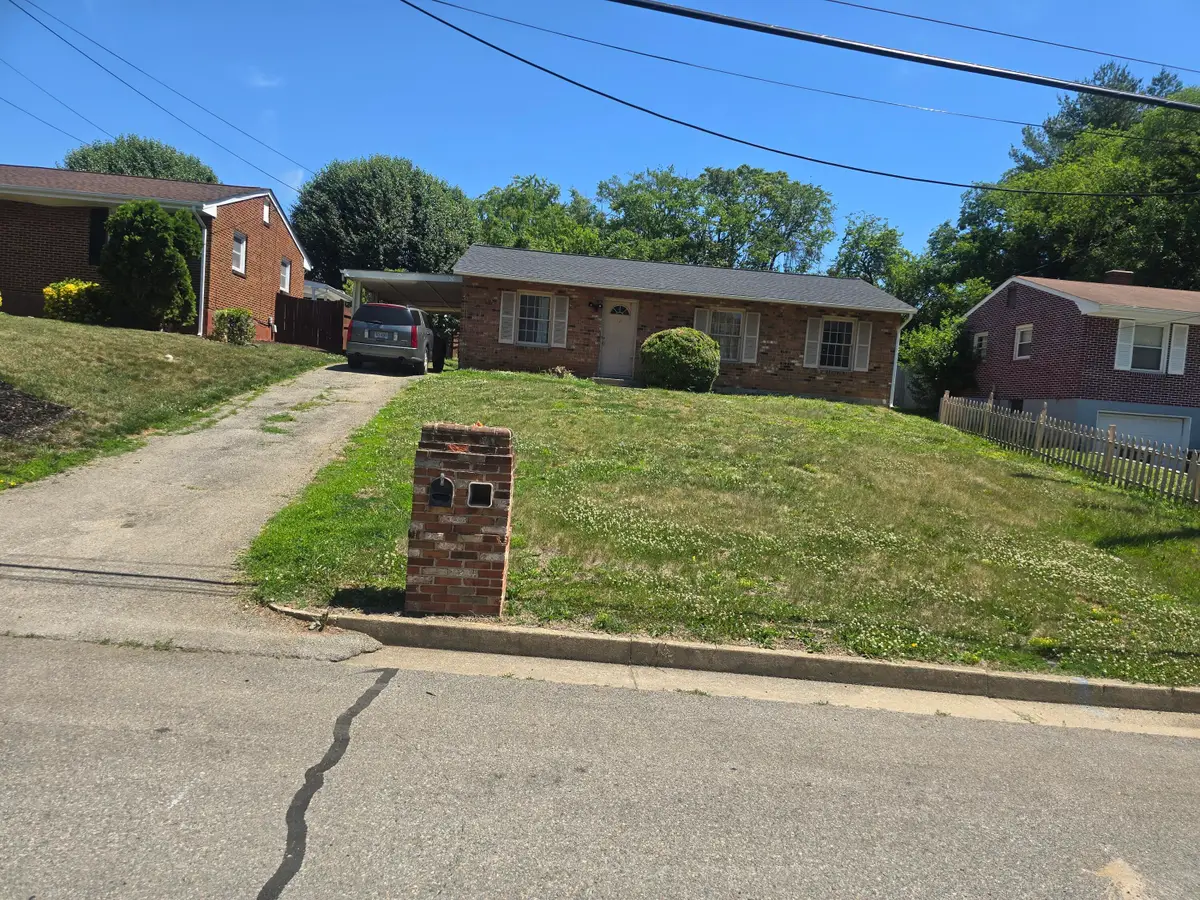 3007 Kirkland Dr Nw, Roanoke, VA 24017 - #1