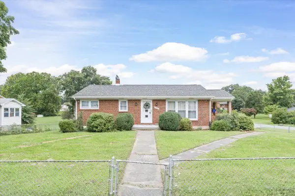 3707 Colonial Ave, Roanoke, VA 24018