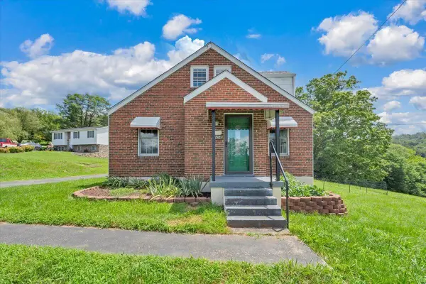 1604 Hiram St Se, Roanoke, VA 24014