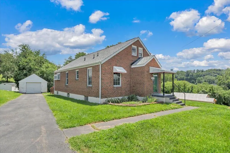 1604 Hiram St Se, Roanoke, VA 24014 - #2