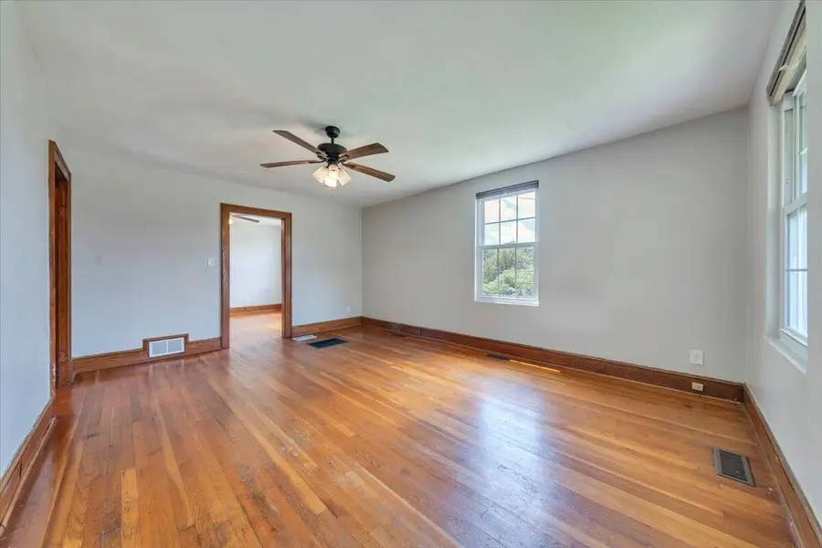 1604 Hiram St Se, Roanoke, VA 24014 - #3