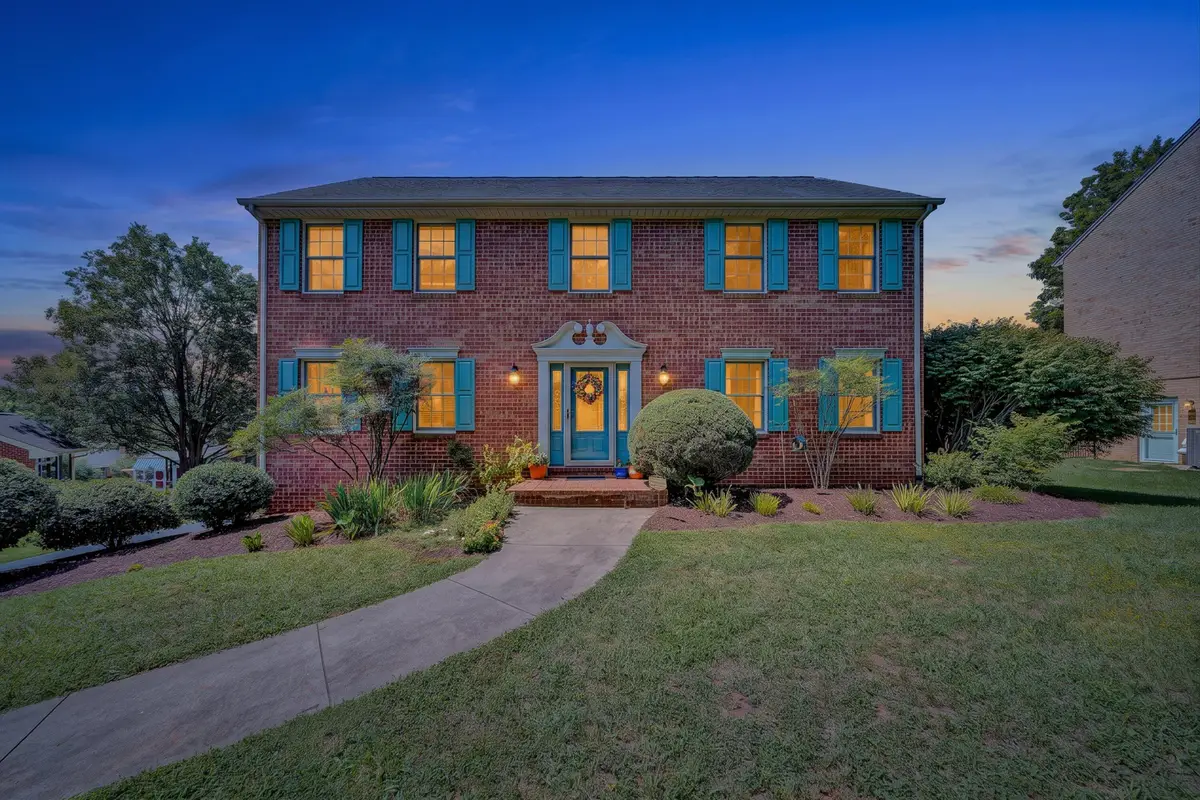 4916 Labradore Dr, Roanoke, VA 24012 - #1
