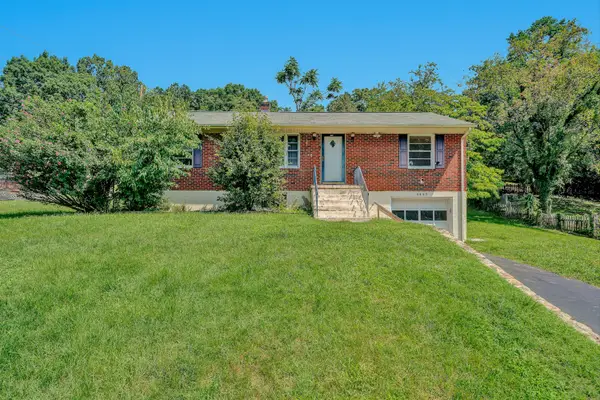 4443 Summit Dr Nw, Roanoke, VA 24017