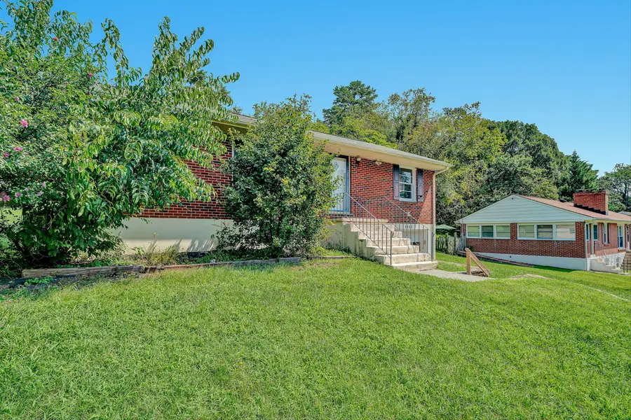 4443 Summit Dr Nw, Roanoke, VA 24017 - #2