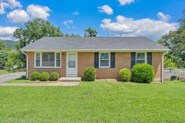 725 Ramada Rd, Vinton, VA 24179