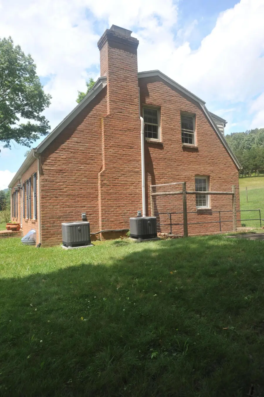 3262 W Midland Trl, Lexington, VA 24450 - #3