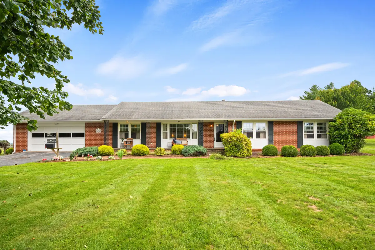 447 Long Level Rd Sw, Floyd, VA 24091 - #1