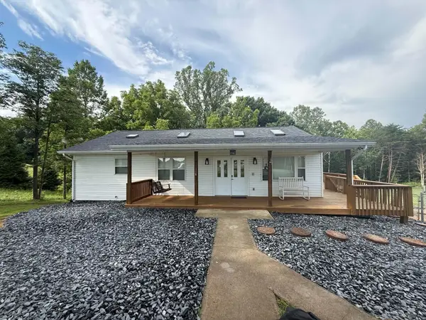 118 Crafts Church, Glade Hill, VA 24092