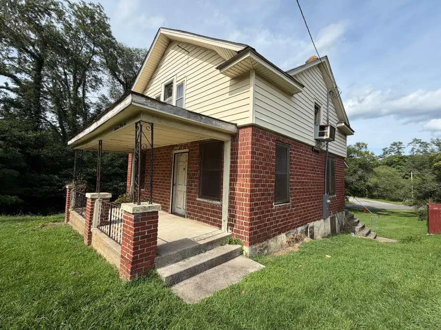 1431 Burrell St Nw, Roanoke, VA 24012 - #2