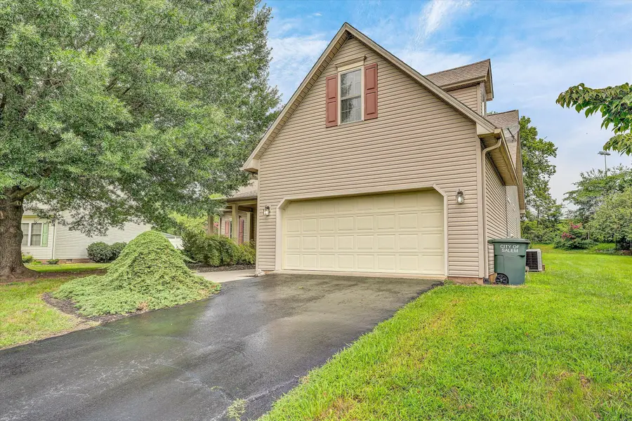 1203 Turner St, Salem, VA 24153 - #2