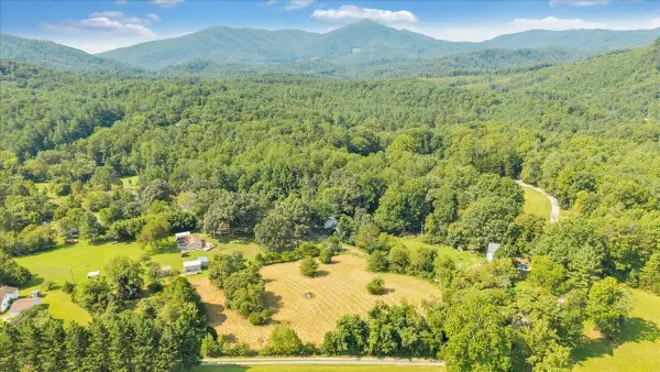 8433 Holly Tree Dr, Boones Mill, VA 24065