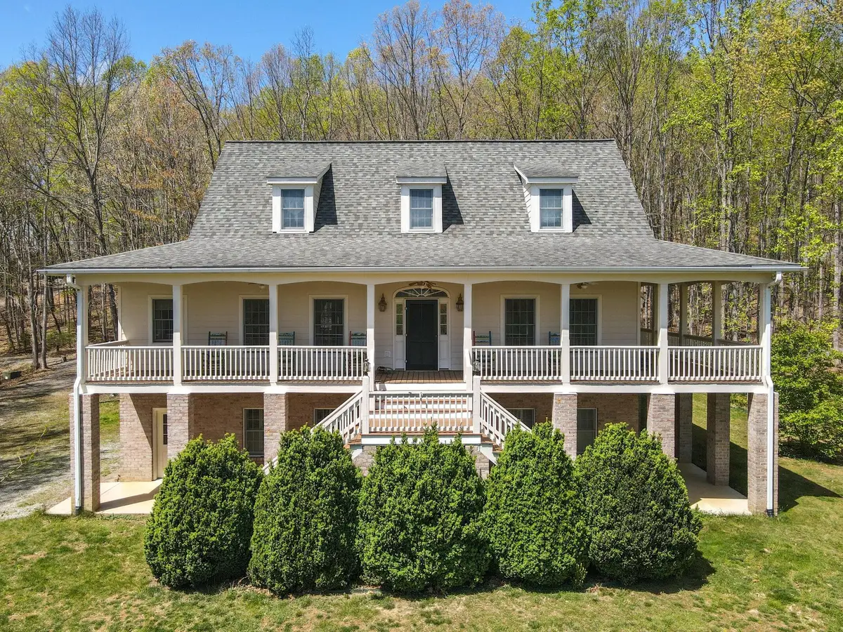 190 Henry Hill Dr, Fairfield, VA 24435 - #1