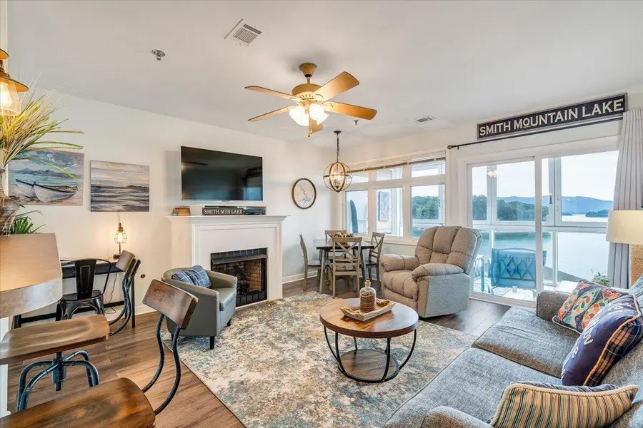 1273 Graves Harbor Trl #334, Huddleston, VA 24104 - #3