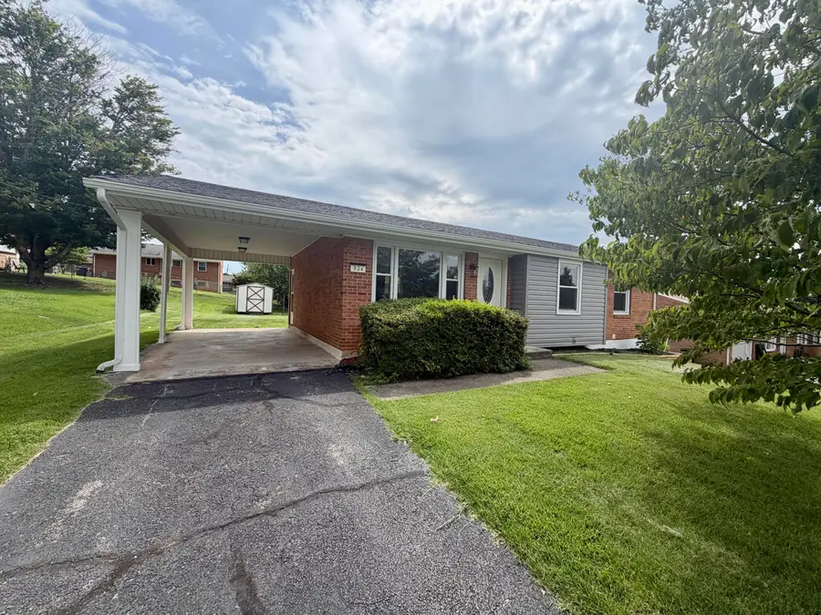 924 Ingleside Ln, Salem, VA 24153 - #2