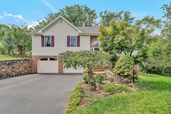 5516 Warwood Dr, Roanoke, VA 24018