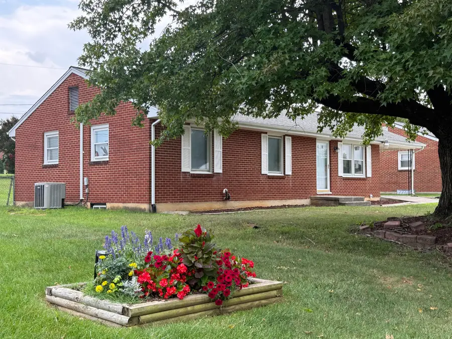 2627 Hillendale Dr Nw, Roanoke, VA 24017 - #2