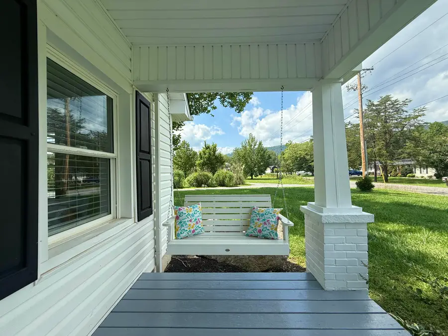 3536 Bradshaw, Salem, VA 24153 - #3