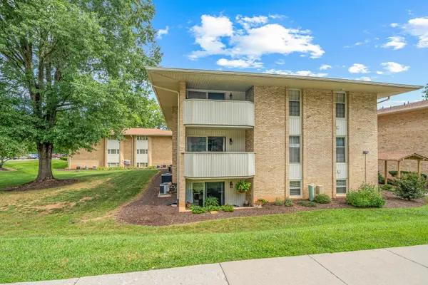 5260 Crossbow Cir #UNIT 18C, Roanoke, VA 24018