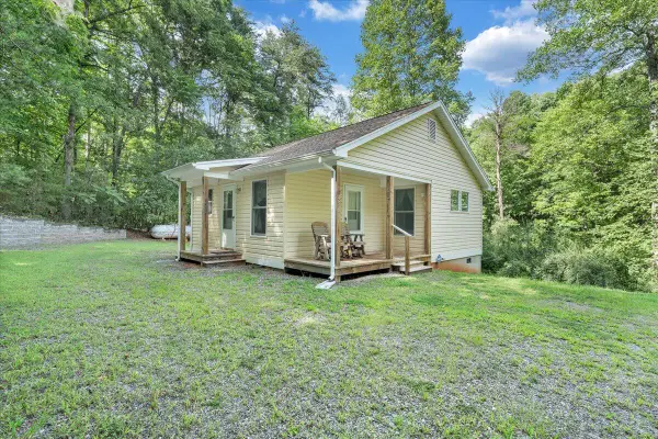 4580 Airport, Bassett, VA 24055