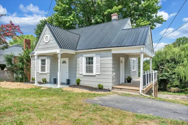 207 Greyson, Martinsville, VA 24112