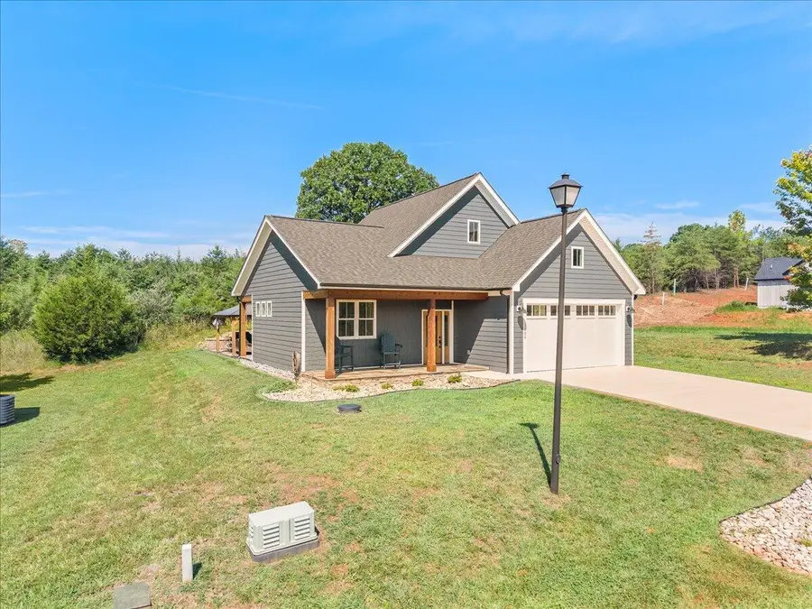 1054 Barrow Hills, Huddleston, VA 24104 - #3