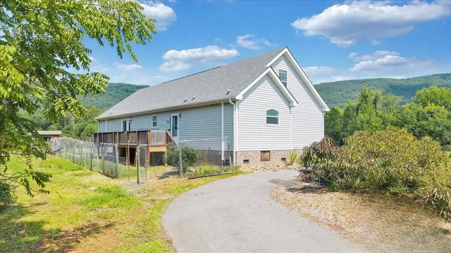 3663 Bradshaw, Salem, VA 24153 - #2