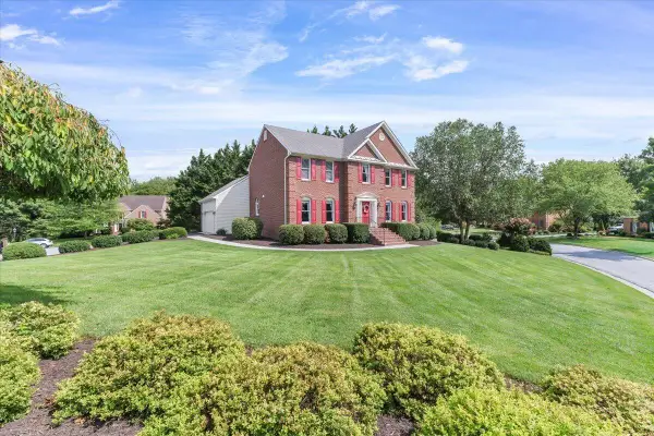 7789 Hollins Court Dr, Roanoke, VA 24019