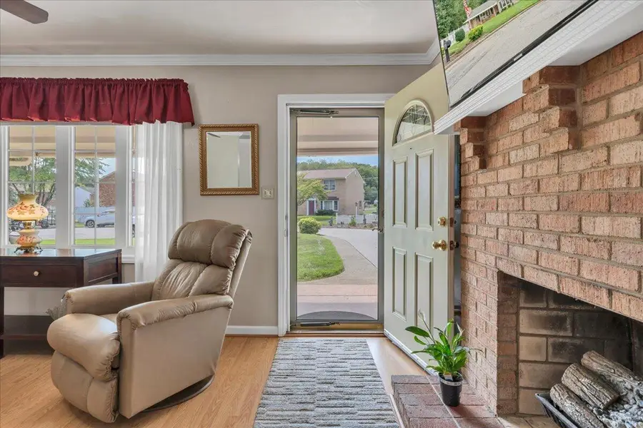 110 Hart Dr, Salem, VA 24153 - #2