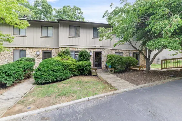 3389 Kelly Ln, Roanoke, VA 24018